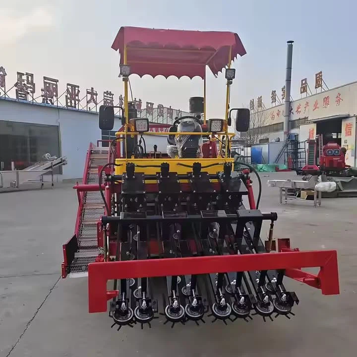 Compact Lightweight Garlic Harvester Custom OEM Farm Portability Garlic Harvester Can Complete Garlic Excavation, Cleaning, Garlic Stalk Cutting, Bagging, Or Basket Loading Operations In One Go,